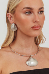 Zuma Shell Pendant Choker Necklace Dark Silver